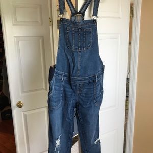 Maternity overalls